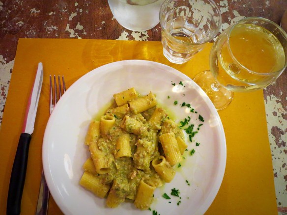 Rigatoni al pesto di asparagi e ricotta salata